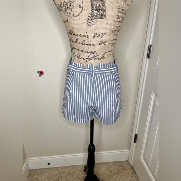 Francesca’s Jun & Ivy Blue & White Striped High Waist Scalloped Shorts Size M - Picture 8 of 8